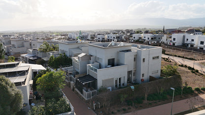 למכירה בבלעדיות | בית קרקע דו-משפחתי בקצרין