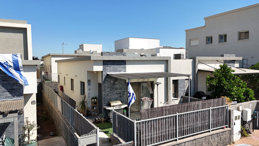 למכירה בבלעדיות | בית קרקע דו-משפחתי בקצרין